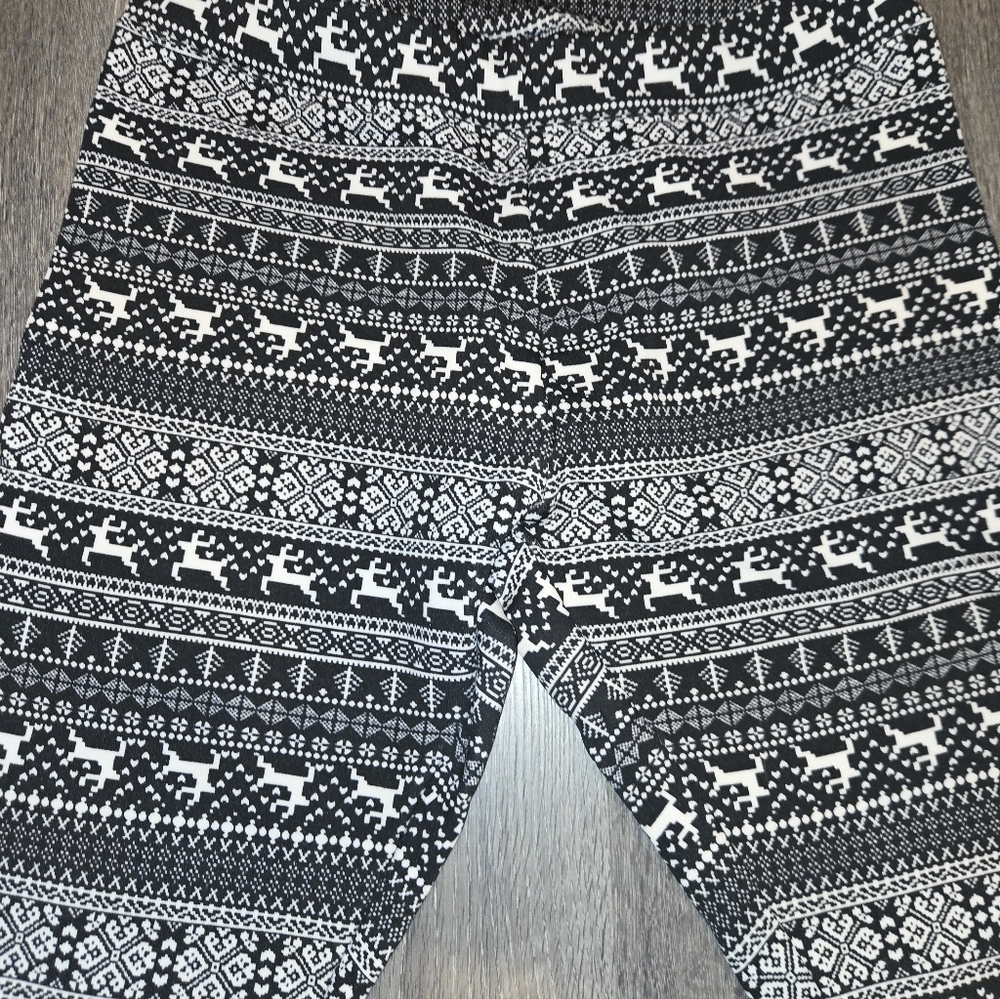 Reindeer Pattern Pants - Picture 4 of 6